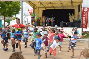 Spectacle enfant, magicien à Bordeaux et aquitaine.